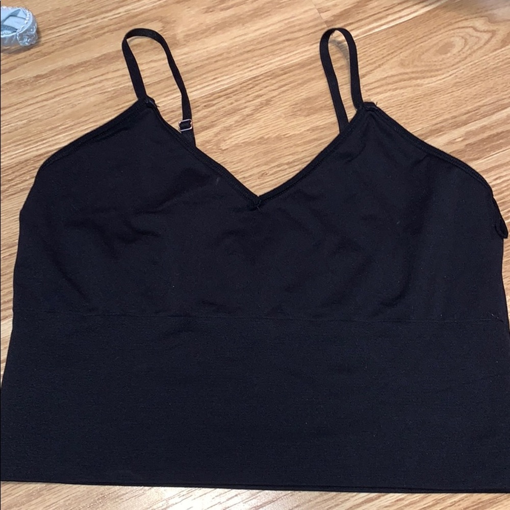 Black sports bra